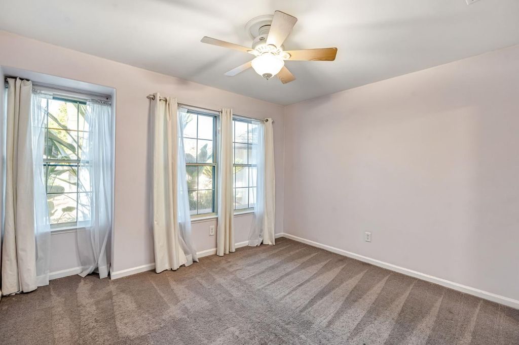 Image 18 of property listing at 7556 N 6th Street, Fresno, CA 93720