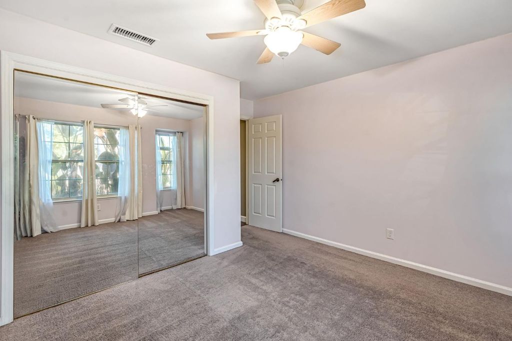 Image 19 of property listing at 7556 N 6th Street, Fresno, CA 93720