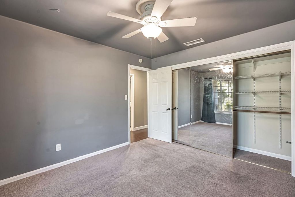Image 22 of property listing at 7556 N 6th Street, Fresno, CA 93720