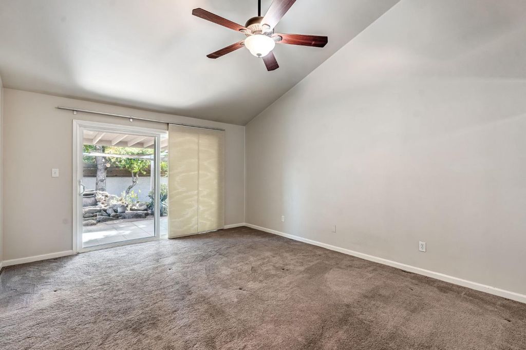 Image 23 of property listing at 7556 N 6th Street, Fresno, CA 93720