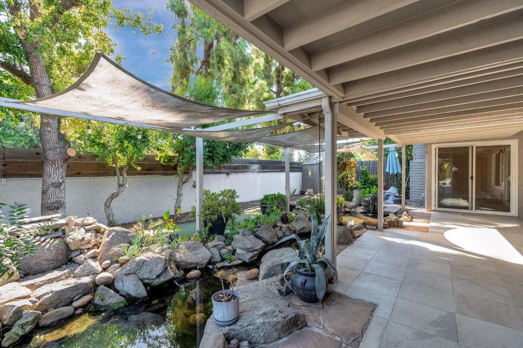 Image 31 of property listing at 7556 N 6th Street, Fresno, CA 93720