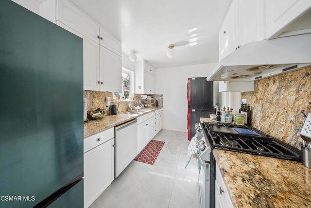 20428 Roscoe Boulevard, Winnetka, CA 91306