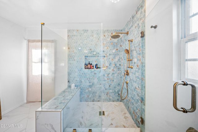 20428 Roscoe Boulevard, Winnetka, CA 91306