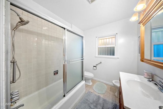 20428 Roscoe Boulevard, Winnetka, CA 91306