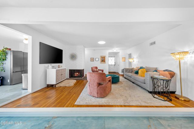 20428 Roscoe Boulevard, Winnetka, CA 91306