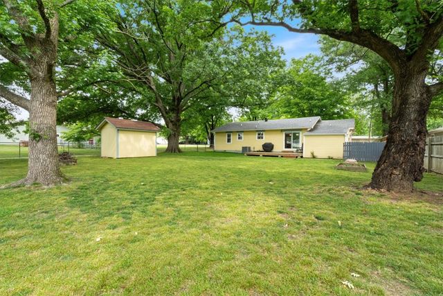 820 W Twin Springs Street, Siloam Springs, AR 72761