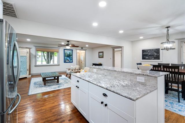 820 W Twin Springs Street, Siloam Springs, AR 72761