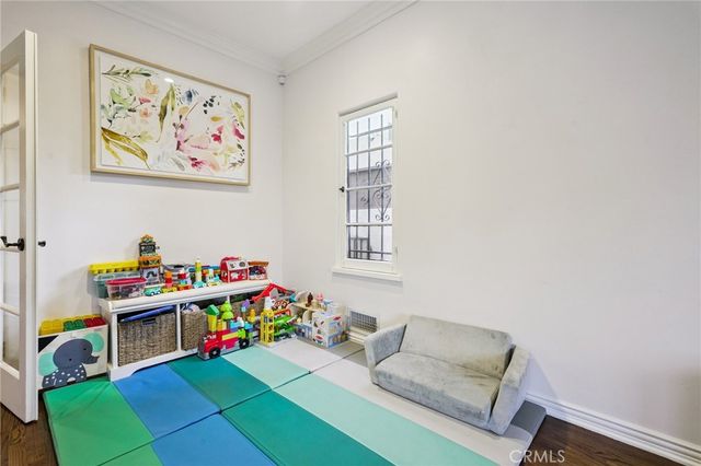 10585 Esther Avenue, Los Angeles, CA 90064