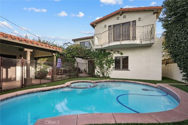 10585 Esther Avenue, Los Angeles, CA 90064