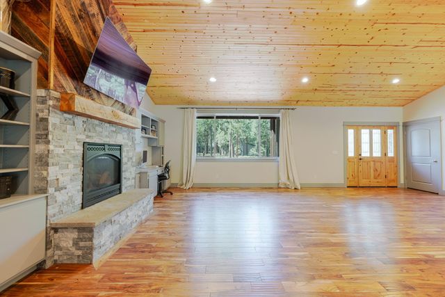 14225 Whitewater Lane, La Pine, OR 97739