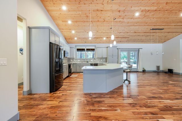 14225 Whitewater Lane, La Pine, OR 97739