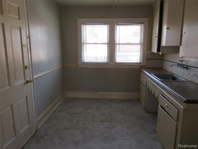 15796 Cheyenne Street, Detroit, MI 48227