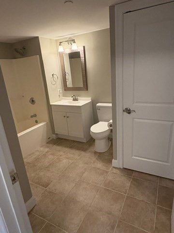10 Crowninshield Street 306, Peabody, MA 01960