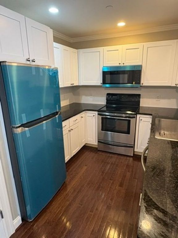 10 Crowninshield Street 306, Peabody, MA 01960