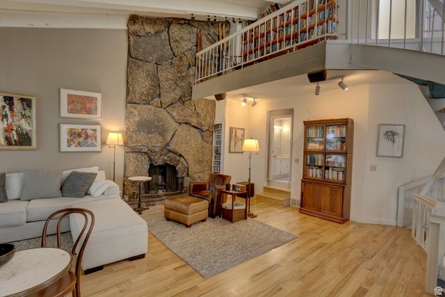 4006 SHERWOOD DR, Provo, UT 84604