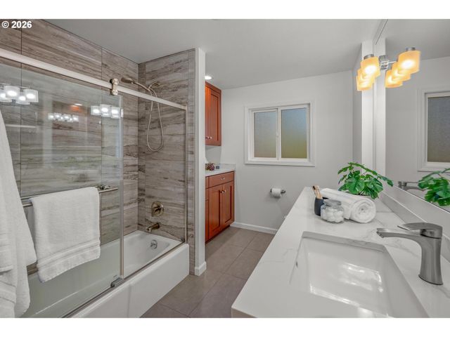 3050 Sw 113TH Ave, Beaverton, OR 97005