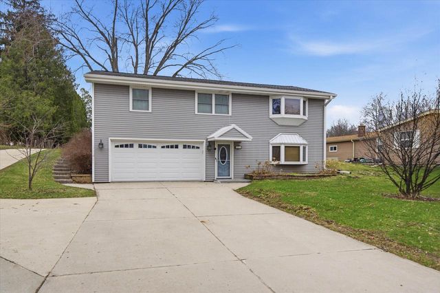 795 S Main STREET, Saukville, WI 53080