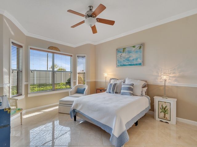 3153 Ashford Square, Vero Beach, FL 32966