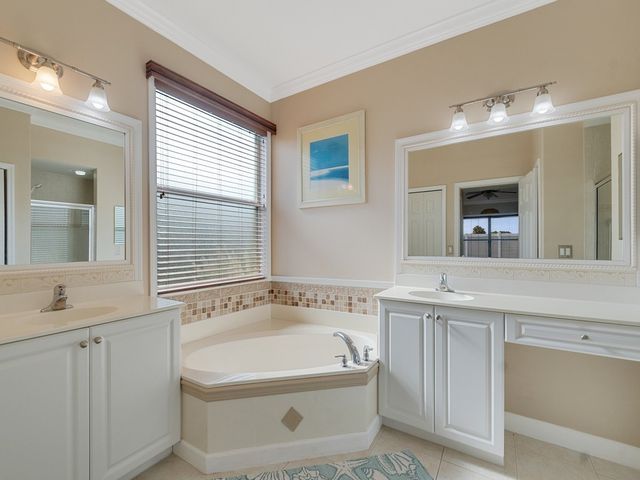 3153 Ashford Square, Vero Beach, FL 32966