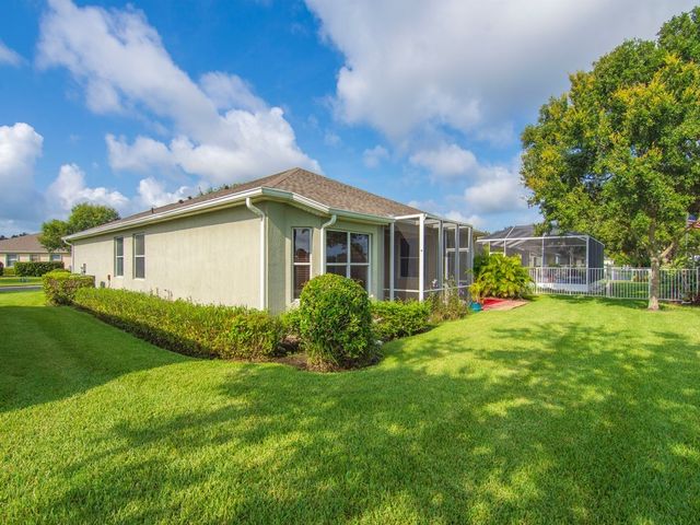 3153 Ashford Square, Vero Beach, FL 32966