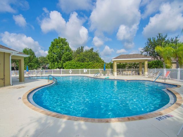 3153 Ashford Square, Vero Beach, FL 32966
