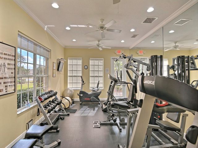 3153 Ashford Square, Vero Beach, FL 32966
