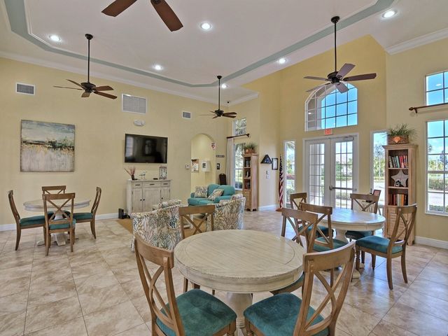 3153 Ashford Square, Vero Beach, FL 32966