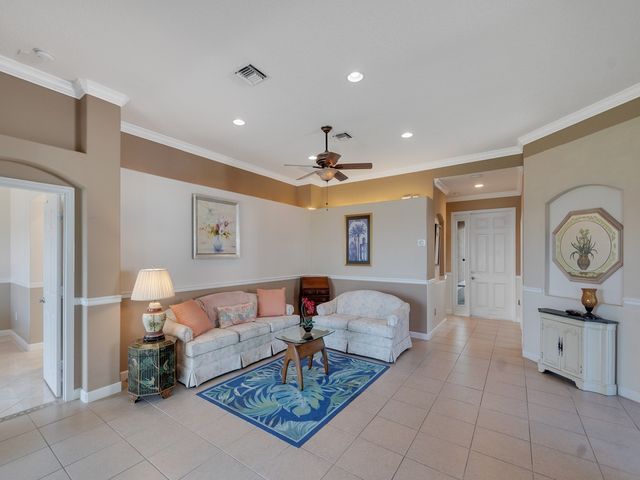 3153 Ashford Square, Vero Beach, FL 32966