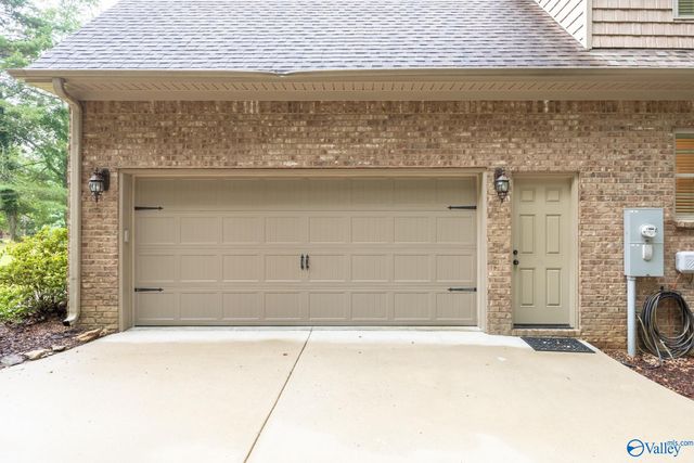 4305 Natchez Drive SE, Huntsville, AL 35801