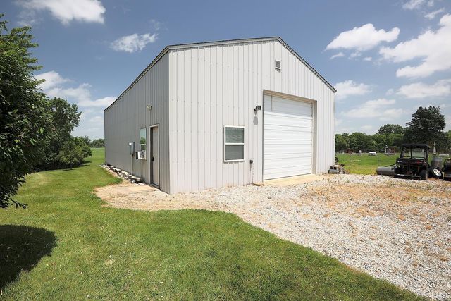 2712 E 400 N, Huntington, IN 46750