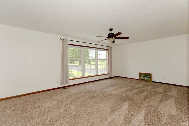 2712 E 400 N, Huntington, IN 46750