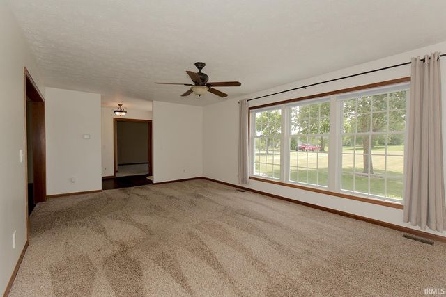 2712 E 400 N, Huntington, IN 46750