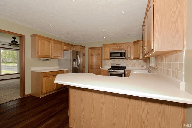 2712 E 400 N, Huntington, IN 46750