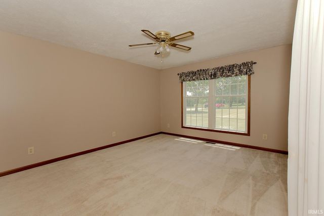 2712 E 400 N, Huntington, IN 46750