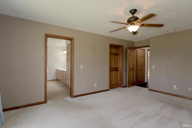 2712 E 400 N, Huntington, IN 46750