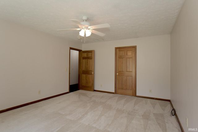 2712 E 400 N, Huntington, IN 46750