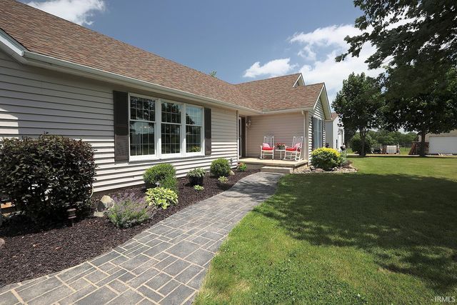 2712 E 400 N, Huntington, IN 46750