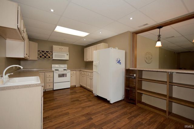 2712 E 400 N, Huntington, IN 46750