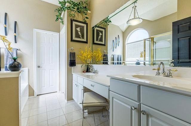 8412 Muirwood Trail, Fort Worth, TX 76137