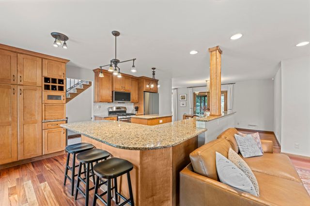 7730 Countryside Drive, Bloomington, MN 55438