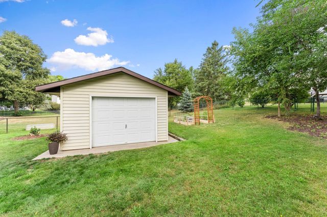 7730 Countryside Drive, Bloomington, MN 55438