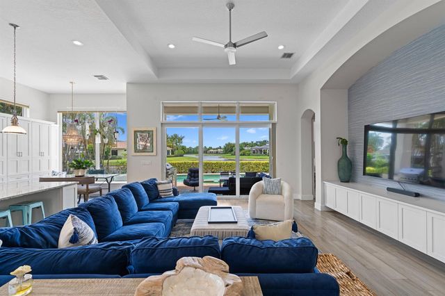 357 Vizcaya Drive, Palm Beach Gardens, FL 33418