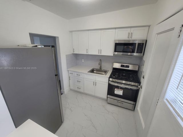 7435 Byron Ave, Miami Beach, FL 33141