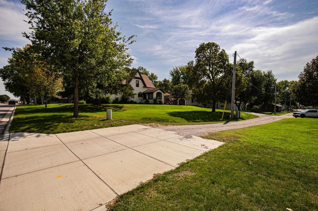 301 E Depue Avenue, Olivia, MN 56277