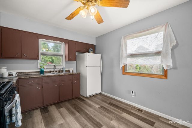 323 Kingswood Drive, North Aurora, IL 60542