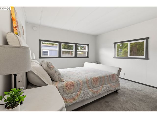 205 S 54TH St 76, Springfield, OR 97478