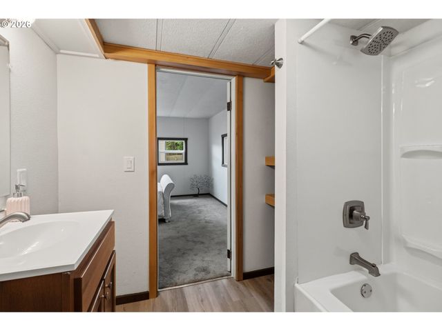 205 S 54TH St 76, Springfield, OR 97478