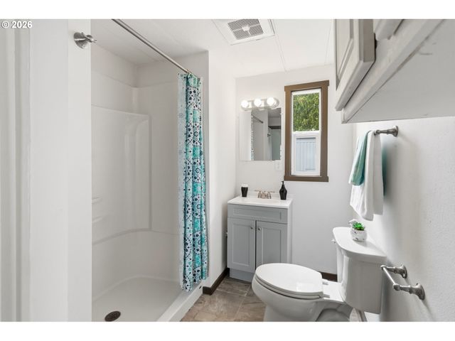 205 S 54TH St 76, Springfield, OR 97478