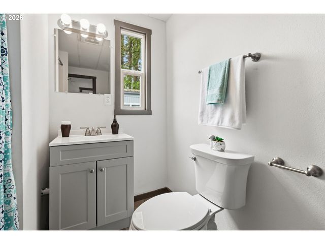 205 S 54TH St 76, Springfield, OR 97478