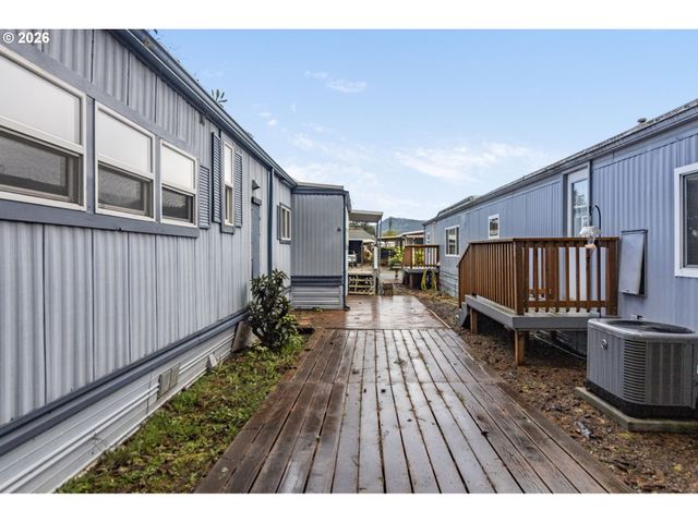 205 S 54TH St 76, Springfield, OR 97478